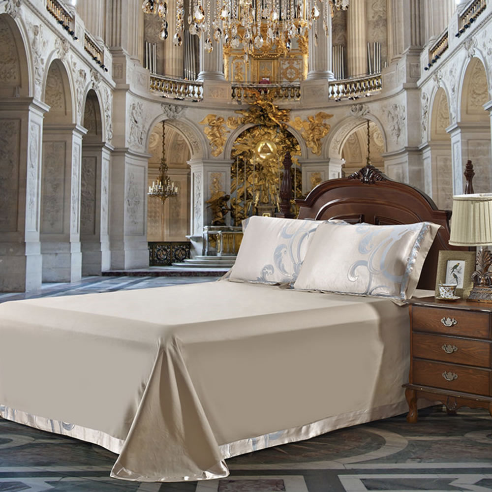 Royal Jacquard 4-Piece Luxury Bedding Set: image 4